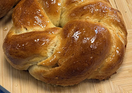 Velikonoční calty s yuzu sirupem podle Aleny z Peče celá země