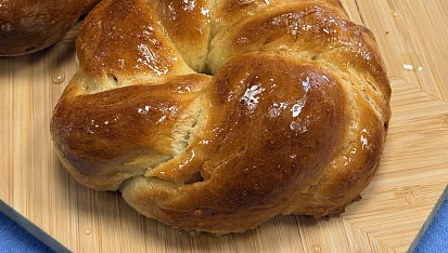 Velikonoční calty s yuzu sirupem podle Aleny z Peče celá země