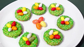 Velikonoční hnízda z lineckého těsta