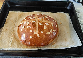 Vláčný velikonoční mazanec