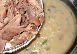 Zadělávaná slepice se zeleninou