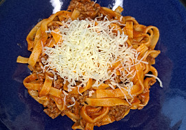 Tagliatelle s mletým hovězím a rajčatovou omáčkou