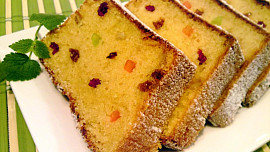 Tvarohový biskupský chlebíček s kandovaným ovocem