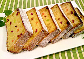 Tvarohový biskupský chlebíček s kandovaným ovocem