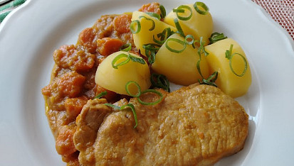 Vepřové karé na mrkvi v papiňáku