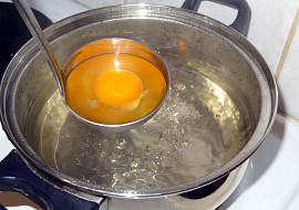 Zastřené vejce se sardelkovou majonézou