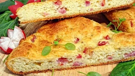 Bramborový bác s uzeným masem