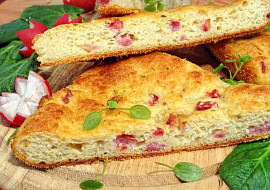 Bramborový bác s uzeným masem