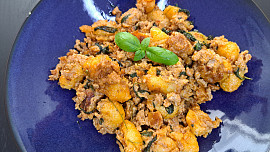 Gnocchi s mletým masem a špenátem