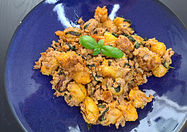 Gnocchi s mletým masem a špenátem