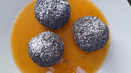 Meruňkové tvarohové knedlíky s mákem