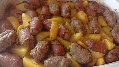 Slaninové válečky pečené na pórkových bramborách, Mleté na bramborách