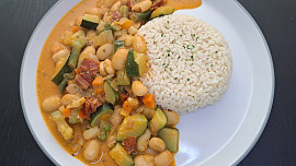 Bezmasý zeleninový oběd s rýží