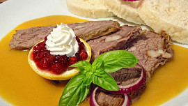 Česká svíčková pečeně