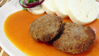 Hovězí karbanátky v rajské omáčce