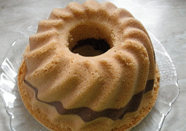 Jednoduchá dvoubarevná bábovka (Jednoduchá dvoubarevná bábovka)