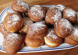 Koblihy (Koblihy s džemem)