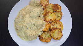 Kuře se smetanovou omáčkou a pečenými brambory