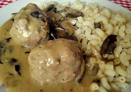 Mleté koule v houbové omáčce