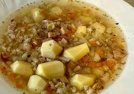 Polévka z uzeného masa