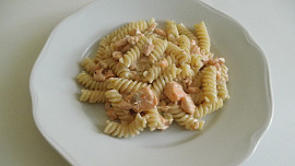 Těstoviny s lososem a smetanou