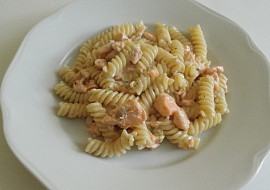 Těstoviny s lososem a smetanou (Těstoviny s lososem a smetanou)