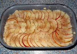 Vláčný rýžový nákyp s jablky