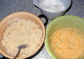 Vláčný rýžový nákyp s jablky