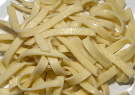 Domácí nudle široké