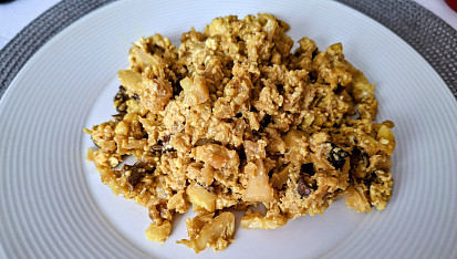 Květák s houbami, sýrem a vejci