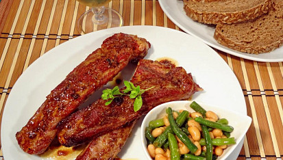 Pikantní pečená vepřová žebírka