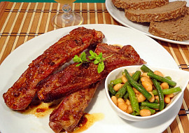 Pikantní pečená vepřová žebírka