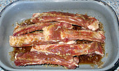 Pikantní pečená vepřová žebírka