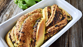 Slaný cop se zeleným pestem