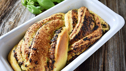 Slaný cop se zeleným pestem