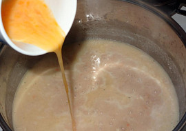 Švýcarská sýrová polévka