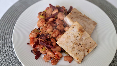 Teplý fazolový salát