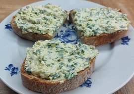 Vaječná pomazánka s medvědím česnekem