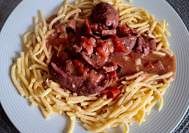 Vepřové ledvinky dušené na cibuli se slaninou