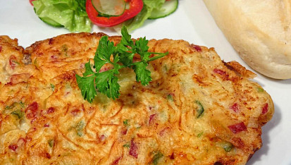 Vepřový plátek v sýrovém těstíčku se šunkou