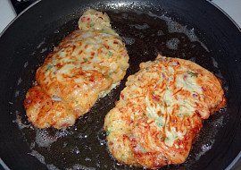 Vepřový plátek v sýrovém těstíčku se šunkou