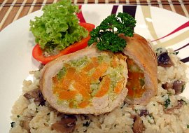 Vepřový závitek s mrkví a brokolicí