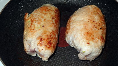 Vepřový závitek s mrkví a brokolicí