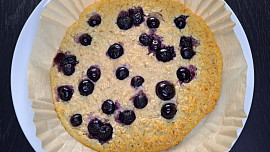 Zdravý a rychlý borůvkový koláček