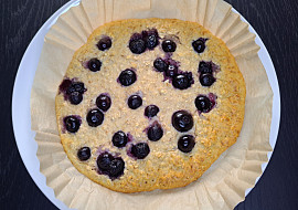 Zdravý a rychlý borůvkový koláček