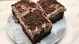 Čokoládovo-třešňové řezy