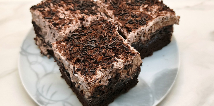 Čokoládovo-třešňové řezy