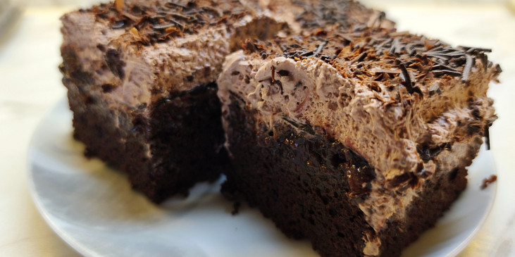 Čokoládovo-třešňové řezy