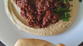 Hummus s mletým masem - izraelská Hamshuka