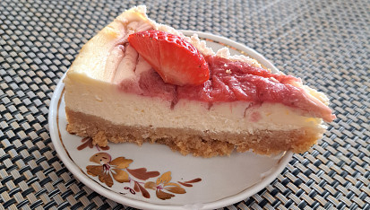 Jahodový pečený cheesecake